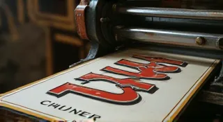 Litho vs. Screen Printing: Understanding Sign Manufacturing Techniques